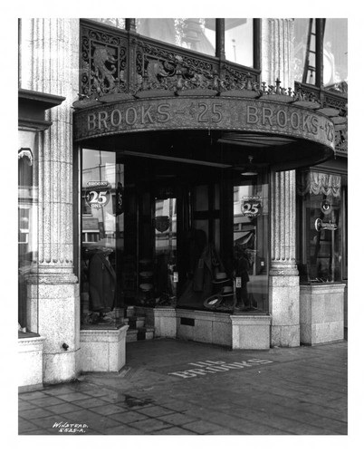 Brooks Clothing main entrance