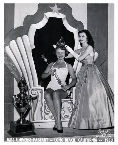 Crowning Myrna Rae Hansen