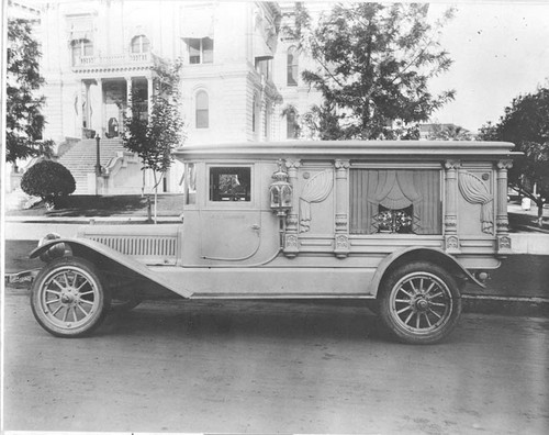 First motor hearse in Tulare County