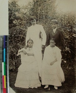 Rafama with his wife Ramavo together with his brother and his wife, Antsirabe(?), Madagascar, ca.1910(?)