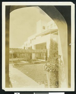 Exterior view of the Samarkand Persian Hotel in Santa Barbara, ca.1920