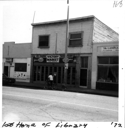 Photograph of first home of Placentia Library on Sante Fe Ave