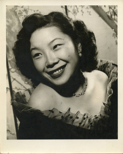 Portrait of an unidentified woman in Korea