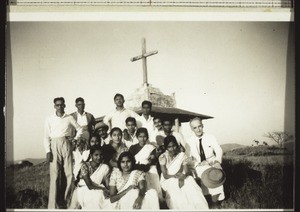 Male and female students of the Student Christian Movement (SCM) on a trip to the Karkalan Hill with Dr. Burckhardt