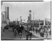 Crowds at Gayway, Golden Gate International Exposition