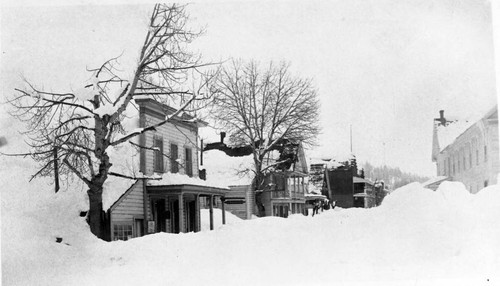 Street scene in the snow