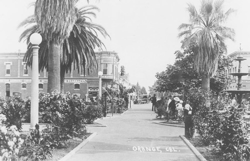 Plaza Park looking down South Glassell Street, Orange, California, ca. 1910