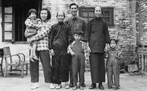 Family photo including Susan Quan, Chai Yip Quan, Steve Mar's great-grandmother, Show Fung Quan's brother, Henry Quan