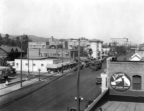 Hollywood Boulevard, looking east