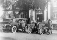 1927 - Burbank Police Officers outside of the Police Department