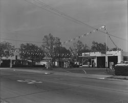 Shell Service Station, Petaluma, California, 1958