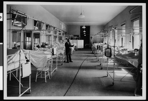 Los Angeles County General Hospital Women's Fracture Ward 321 with patients and staff, ca.1925