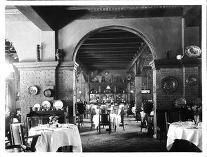 Riverside's Glenwood Hotel dining room, ca.1910