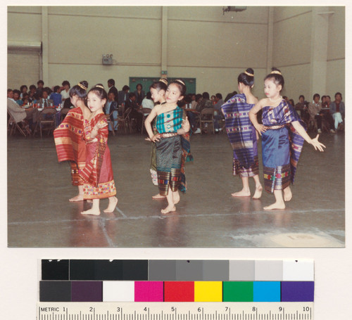 Lao girls dancing