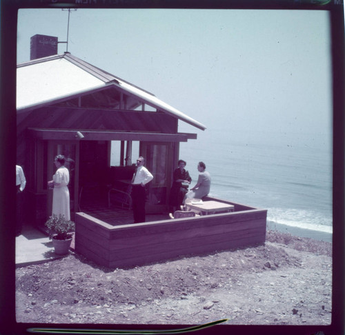 [House Beautiful staff]. Frances Heard and others at Rex Hardy Jr. beach cottage - projects 1448.2 and 0517.1