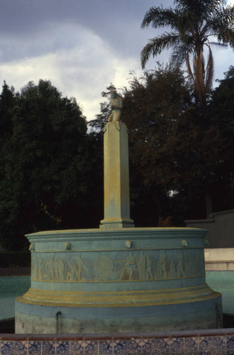 Beverly Gardens Park fountain