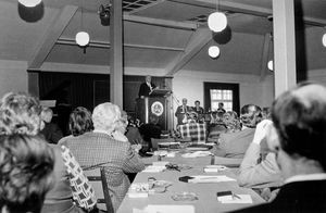Repræsentantskabsmødet på Nyborg Strand i 1973. Pastor Conrad Rendtorff på talestolen