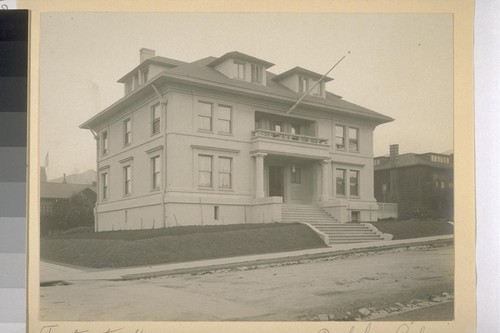 Fraternity House, Berkeley, California [building formerly on NE corner of Channing and Bowditch]