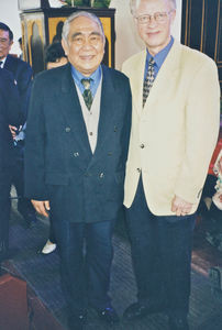 Jørgen Nørgaard Pedersen med kinesisk præst i Dalian, april 2002