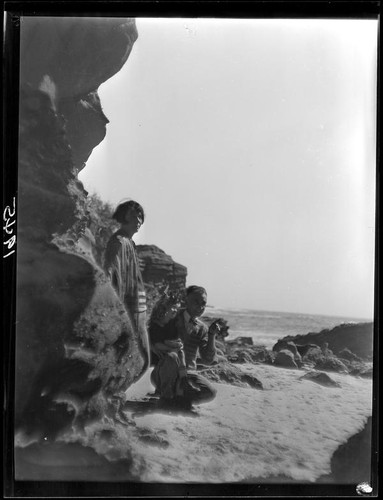 Adelbert, Clara, and Carolyn Bartlett, Laguna Beach, 1925