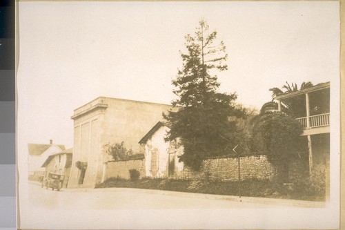 An old adobe home and wall adjoining the Thos. Larkin home on the Main St. opposite Pearl St. at Monterey Calif. Built in 1836 [insertion: "35 or 36"]. Photo taken Jany. 1929