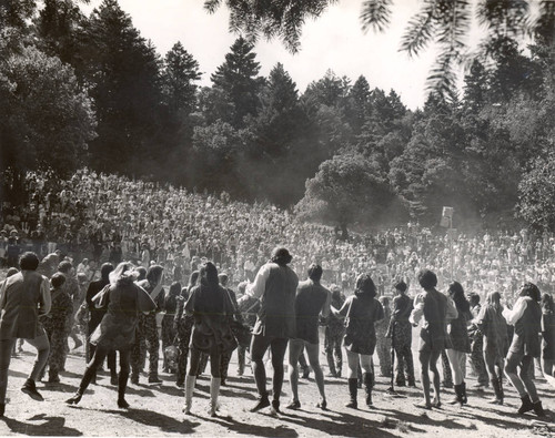 Curtain call for the 1969 Mountain Play, The World We Live In, performed on Mount Tamalpais [photograph]