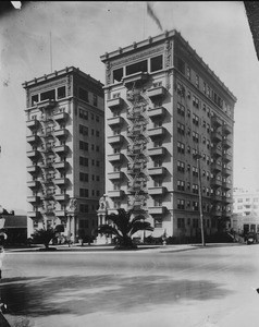 Bryson Apartments, 2701 Wilshire Blvd., Los Angeles, ca.1915