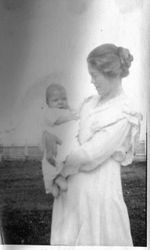 Cora Miller Elvy and her daughter Wilma J. Elvy, about 1918