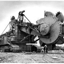 Bucket wheel excavator used in the construction of the Oroville Dam