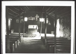 Inneres der Kirche i. Bacuntai (Besongabang)