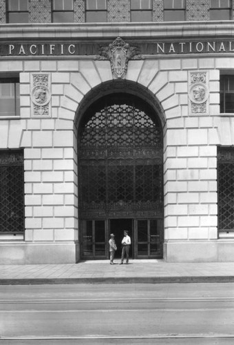 Pacific National Bank, detail of entrance
