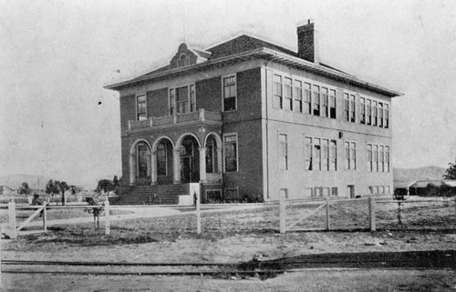 Early Glendale High School building
