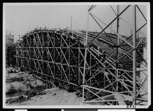 Construction of a large arch in the Fourth Street Viaduct