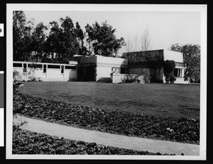 Exterior view of the Hollyhock House in Barnsdall Park, product of architect Frank Lloyd Wright