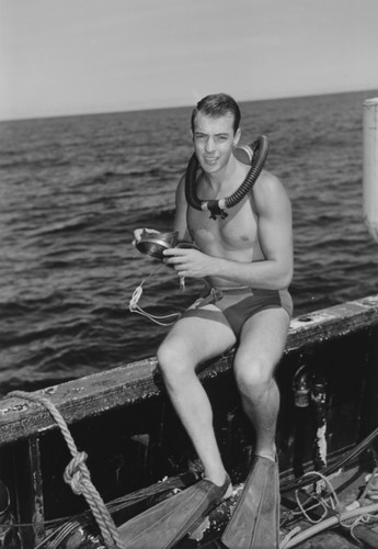 Robert Livingston with an Aqualung during the Capricorn Expedition
