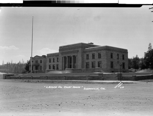 "Lassen Co. Court House" Susanville, Cal