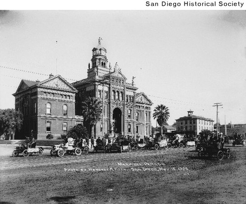 Maxwell automobiles gathered for a parade in front of the San Diego County Courthouse