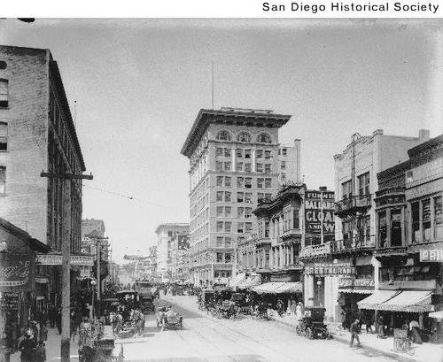 Fifth Avenue looking north from E Street