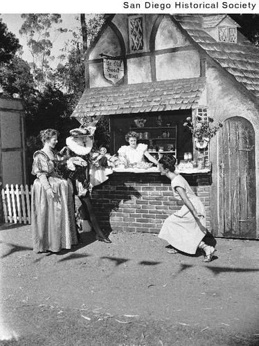 Actors in Shakespearean costumes at the Ye Old Sweet Mart near the Old Globe Theatre in Balboa Park