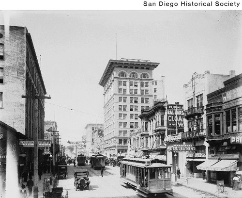 Fifth Avenue looking north from E Street