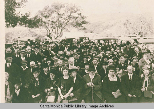 Founders of the Pacific Palisades on Founders Day, January 14, 1922, held at Founder's Oak Island