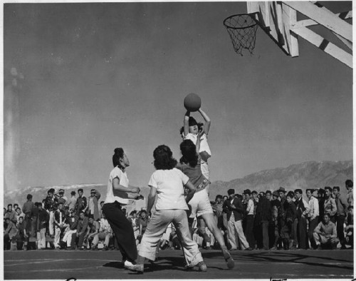 Basketball game [Manzanar], February 13, 1943