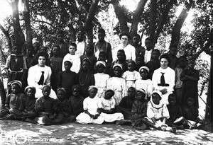 Sunday school children, Valdezia, South Africa, ca. 1896-1911
