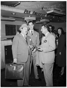 Mexican delegation to Tournament of Roses arrives in Los Angeles, 1951