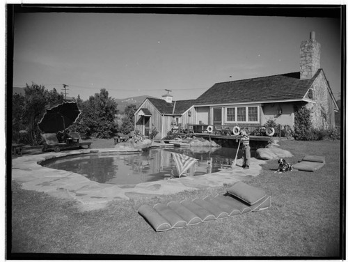 Fonda, Henry, residence. Peter Fonda and Exterior and Swimming pool