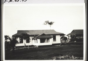 Agogo Hospital, on the left the laboratory, on the right the consulting room