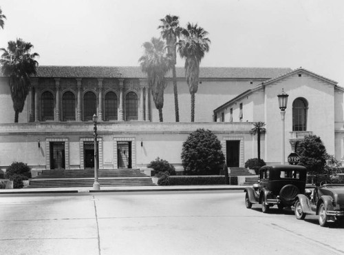 Entrance, Pasadena Public Library