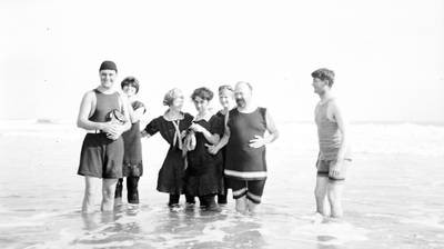 Thanhouser people at Cape May, New Jersey, 1913