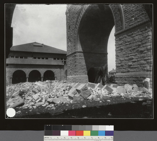 Wreckage of the Memorial Arch at Stanford