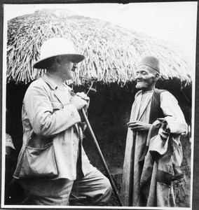 Missionary Guth and a Pare man in a conversation, Tanzania, ca.1927-1938